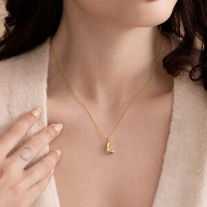 Ballon Initial Halskette, Benutzerdefinierte Blase Buchstabe Schmuck in Gold, personalisierter 3D Monogramm Anhänger, zierliches Minimalist Geburtstagsgeschenk