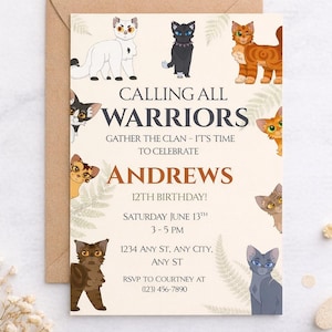 Puede incluir: Una invitación de cumpleaños con fondo beige y sobre marrón. La invitación presenta gatos de dibujos animados y el texto "Calling All Warriors" y "Andrews 12th Birthday!" con detalles del evento.