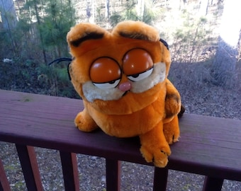 Peluche vintage de Garfield sentado de 10 pulgadas, 1981