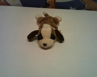 Peluche de Bernie con etiqueta
