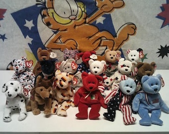 Beanie Babies con banderas patrióticas