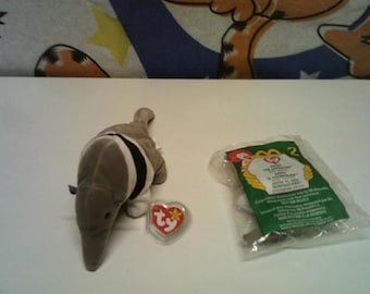 Las hormigas y el peluche Beanie Baby y Teenie Beenie son como la menta.