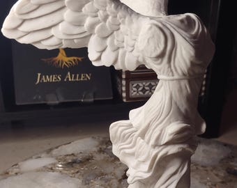 Replica standbeeld gevleugelde overwinning van Samothrace | Klassiek Grieks Nike-beeldhouwwerk