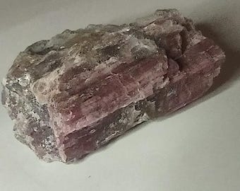 Verzamelobject van topkwaliteit: Zeldzame rossmaniet in kwarts | Lithiumtoermalijn uit Madagaskar | Uitzonderlijk mineraalexemplaar