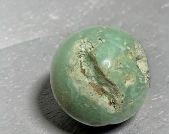 Sfera verde crisoprasio. Rara.