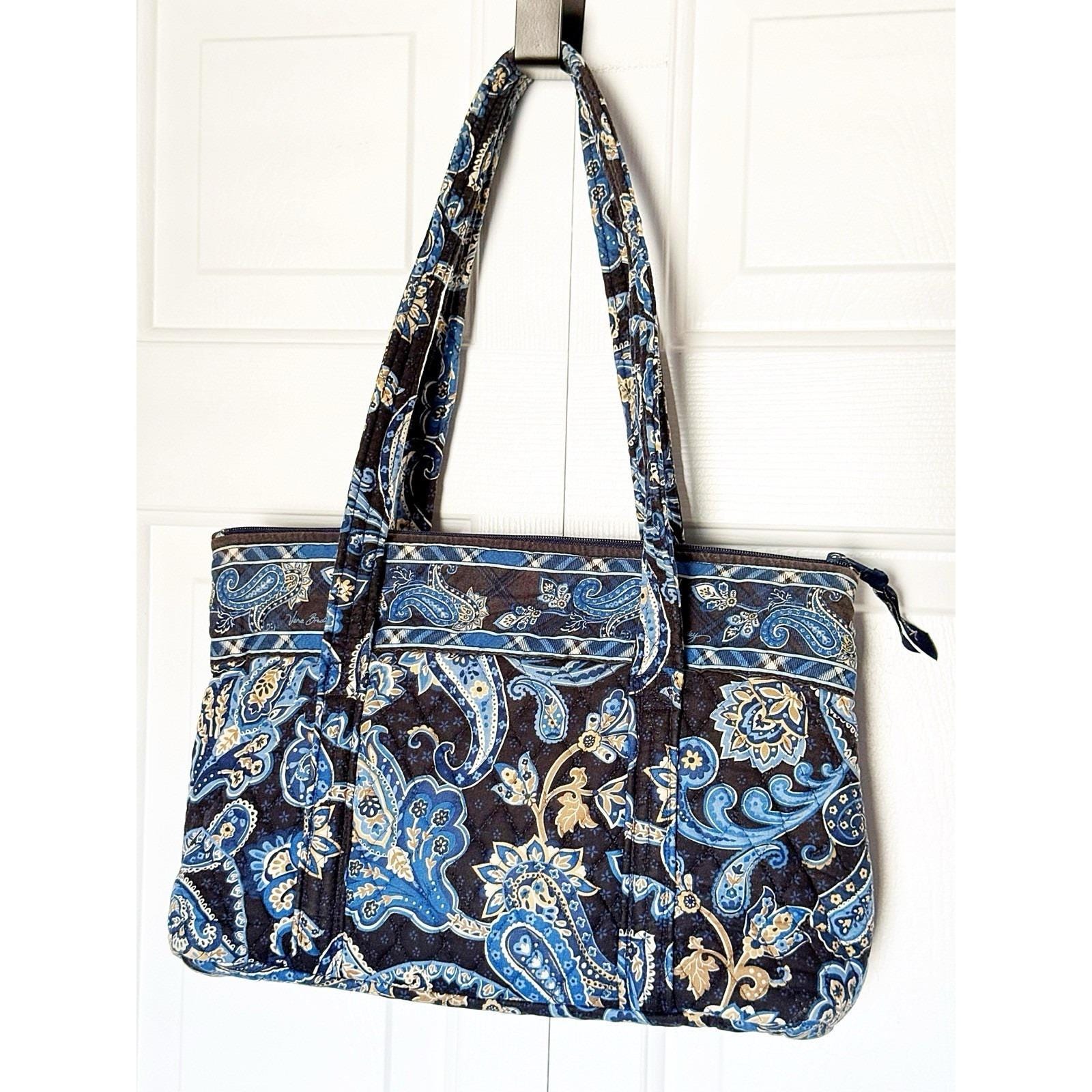 Navy and White Paisley Sling Bag Vera Bradley NWOT Vera Bradley Zip Wristlet - Starry Paisley In Premium Cotton  main image 4