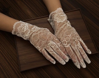 Guantes de novia vintage de encaje floral, guantes de boda cortos en blanco marfil, accesorios de boda románticos.