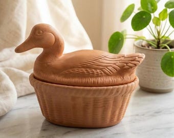 Vintage Terracotta Duck Clay Baker Brique Ware Covered Casserole Dish