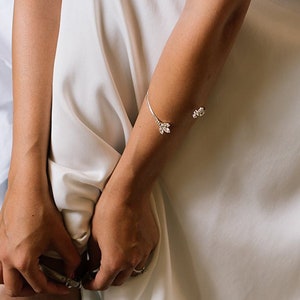 Hochzeit Armreif Armband, Silber CZ Armband, Silber Brautschmuck, Strass Kristall Armband, Silber Kristall Armband, Offene Manschette, CZ Manschette