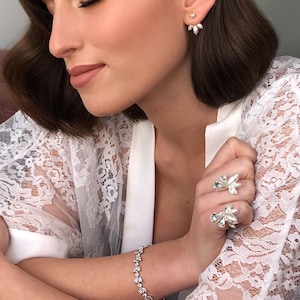 Butterfly Cocktail Ring, Statement crystal ring, Elegant Ring, Two Finger Ring, Double Ring, Trending Jewelry Party ring, Pearl crystal ring