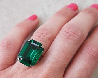 Emerald rectangle ring, Octagon Emerald Green Ring, Geometric Ring, Emerald Zirconia Crystal Big Ring, Cocktail Ring, Emerald cut ring