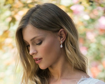 Crystal Bridal Earrings, Wedding Earrings, Crystal Bridal Earrings, CZ drop Earrings, Dangle Wedding Earrings, Silver Drop Wedding Earrings