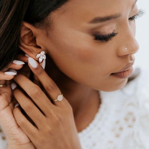Crystal Leaf Earrings Bridal Stud Earrings, Wedding Earrings, Crystal Bridal earrings, Crystal Stud Crystal Earrings, Cluster gold Earrings
