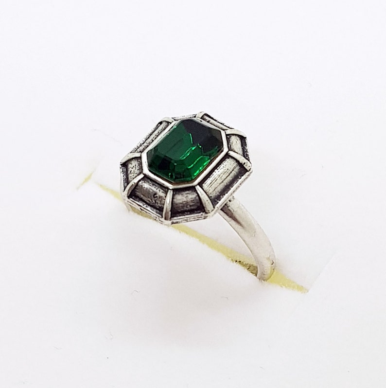 Vintage Emerald ring, Trending ring, Everyday ring, Boho style ring, Casual ring, Geometric crystal ring, Bohemian ring Oxidized silver ring Emerald
