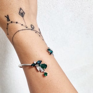 Bride arm Cuff Bracelet, Emerald Bracelet, Bridal Green Emerald Bracelet, Dark Green Bridesmaids Bracelet, Open ADJUSTABLE Cluster bracelet