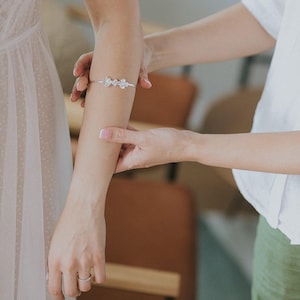 Arm cuff Bracelet, Upper Arm Bracelet, gold cuff Bracelet, Zirconia Bracelet, Bridal arm Cuff, Crystal Wedding Bracelet, Zirconia arm bangle
