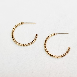Pendientes de aro delicados, pendientes de conaño de cuentas, abrazos ligeros, aros con cuentas, pendientes de aro Boho, aros de mujer, aros redondeados, cartílago
