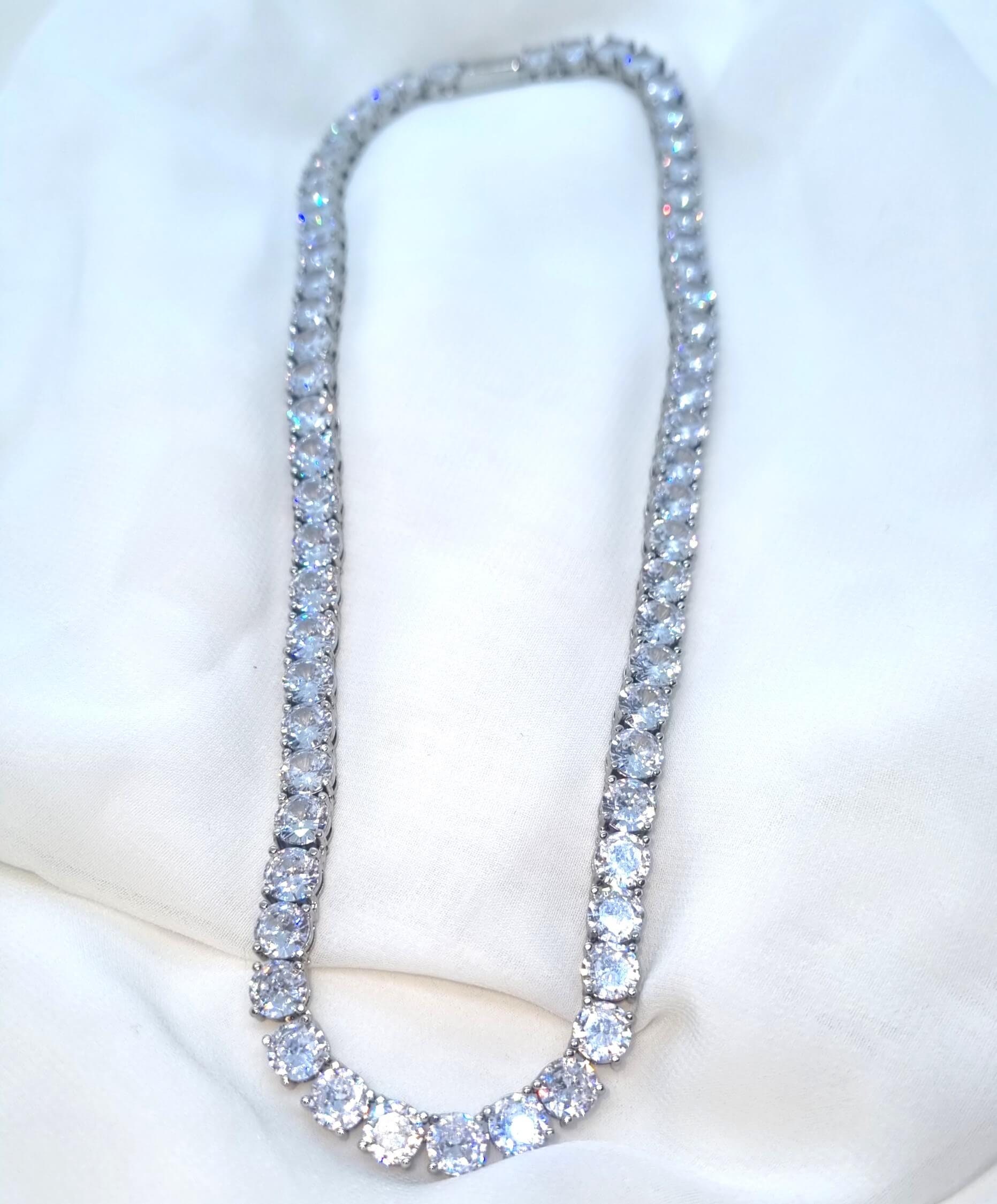 Strass Choker Halskette Silber – Mit CZ-Steinen & Adjustable – Stylischer Schmuck Für Frauen & Mädchen!