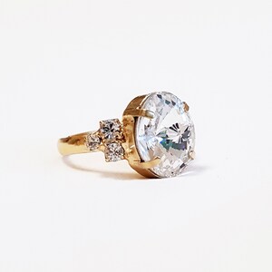 Cocktail ring, Vintage ring, Gold diamond ring, Adjustable ring, White crystal ring, Oval cut ring, unique oval ring, Delicate ring