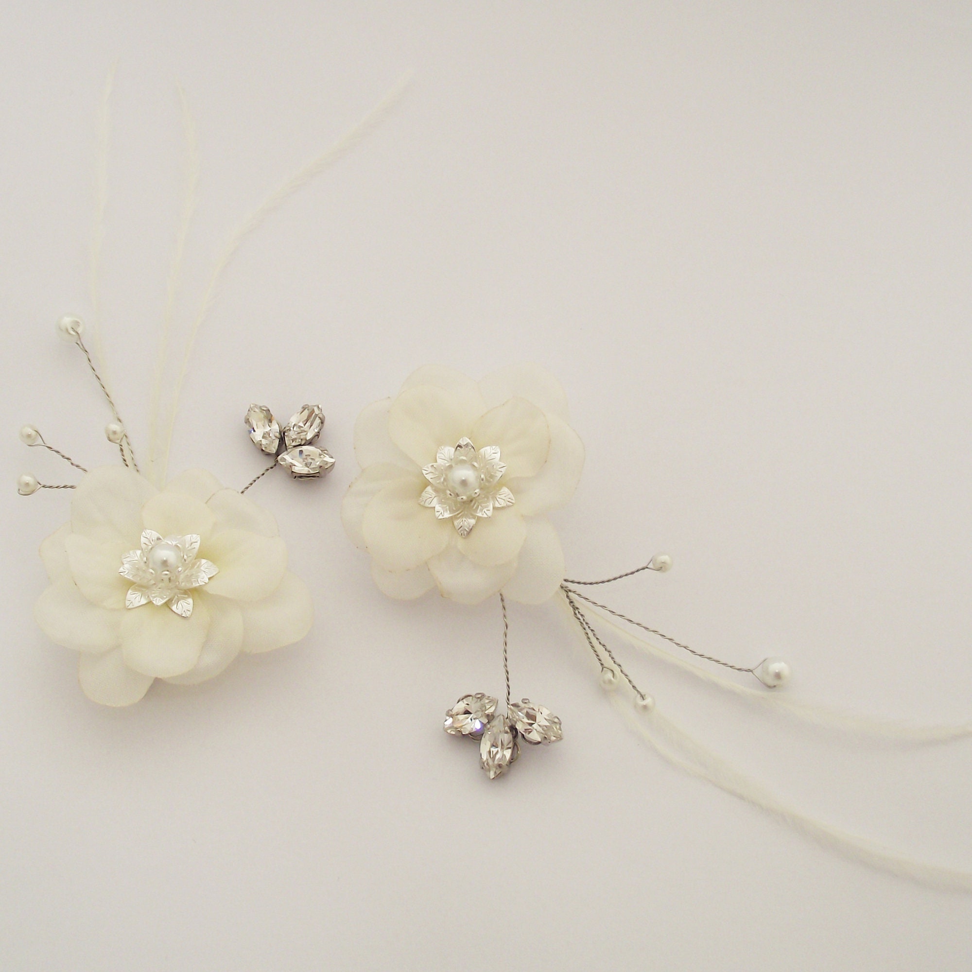 MAKIYO Clip Per Capelli A Fiore In Tessuto Bianco: Accessorio Elegante Per Sposa, Festa, Ragazze, 4 Cm - 3