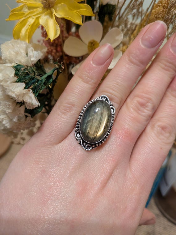Large flashy labradorite statement boho ring - image 5