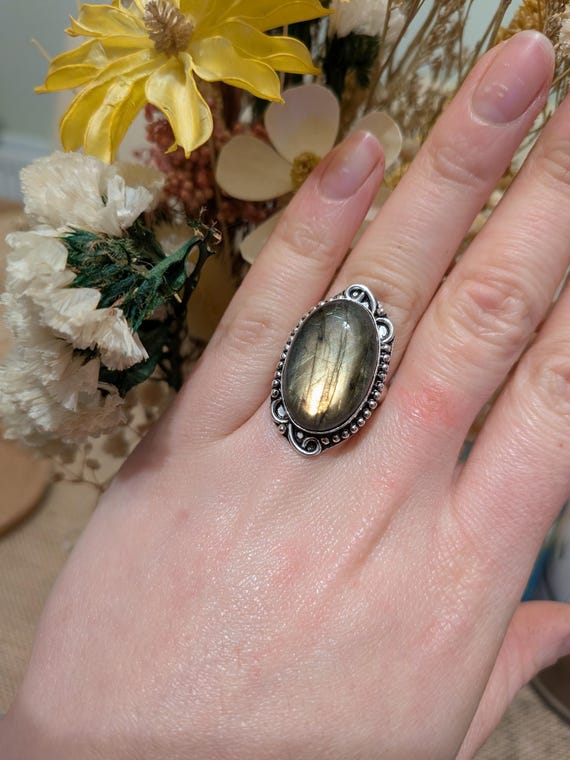 Large flashy labradorite statement boho ring - image 7