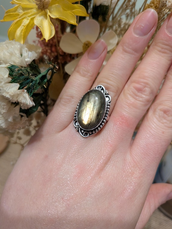 Large flashy labradorite statement boho ring - image 6