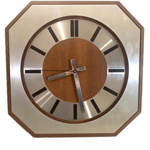 Kienzle Variogong Väggklocka Vintage Teak Krom Oktagon Tysk 70-tal