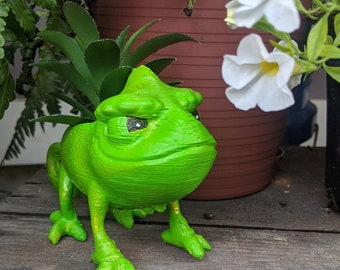 Chameleon Planter, Lizard Planter, for Air Plants or Small Succulents, Indoor Gardening planter, 3D Printed