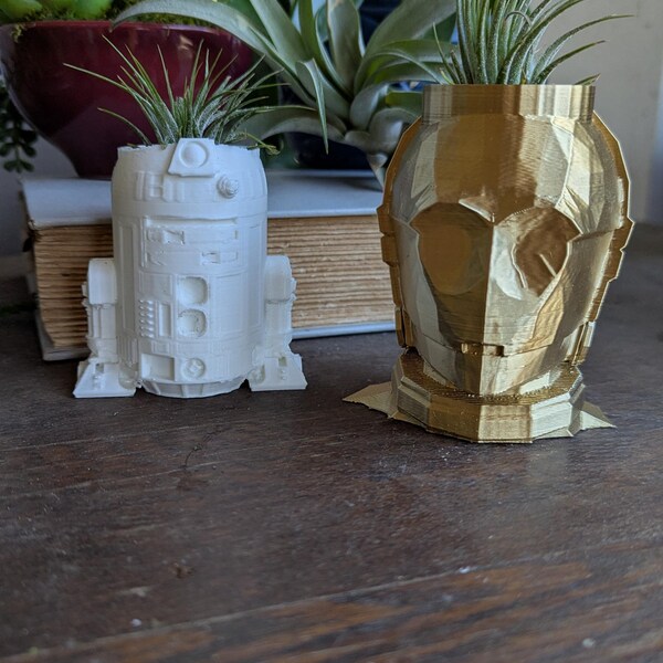 Macetas robóticas o con forma de droides para pequeñas suculentas o plantas aéreas, macetas de escritorio decorativas.