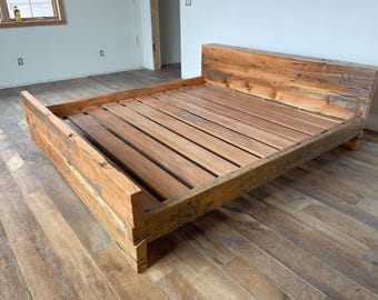 Estructura de cama de madera de pino reciclada, estructura de cama Queen estilo granja con cabecero, estructura de cama de plataforma rústica de madera, estructura de cama tamaño King