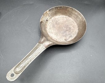 antique vintage cold handled handle frying pan cowboy skillets Unique