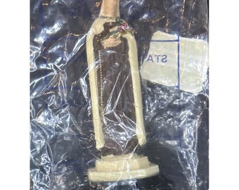 NOS Vintage Saint St Therese of Liseaux PLASTIC STATUE Figure Magnetic Base 3"