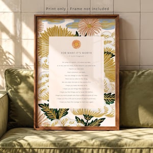Può includere: Una stampa artistica incorniciata con il testo For What It's Worth di F. Scott Fitzgerald centrato su uno sfondo color crema. Il bordo presenta un motivo floreale con fiori e foglie dorate, bianche e verdi simili a crisantemi.