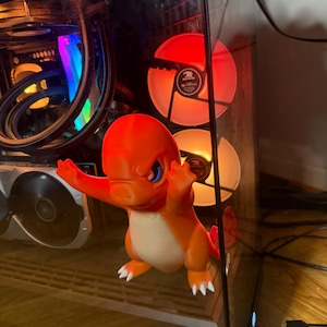 Charmander Pokémon Desk Decor – Anime Gift for Gamer – Gaming Room Setup Decor – Window Display Figure bild 7