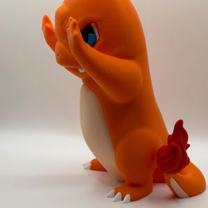 Charmander Pokémon Desk Decor – Anime Gift for Gamer – Gaming Room Setup Decor – Window Display Figure bild 8