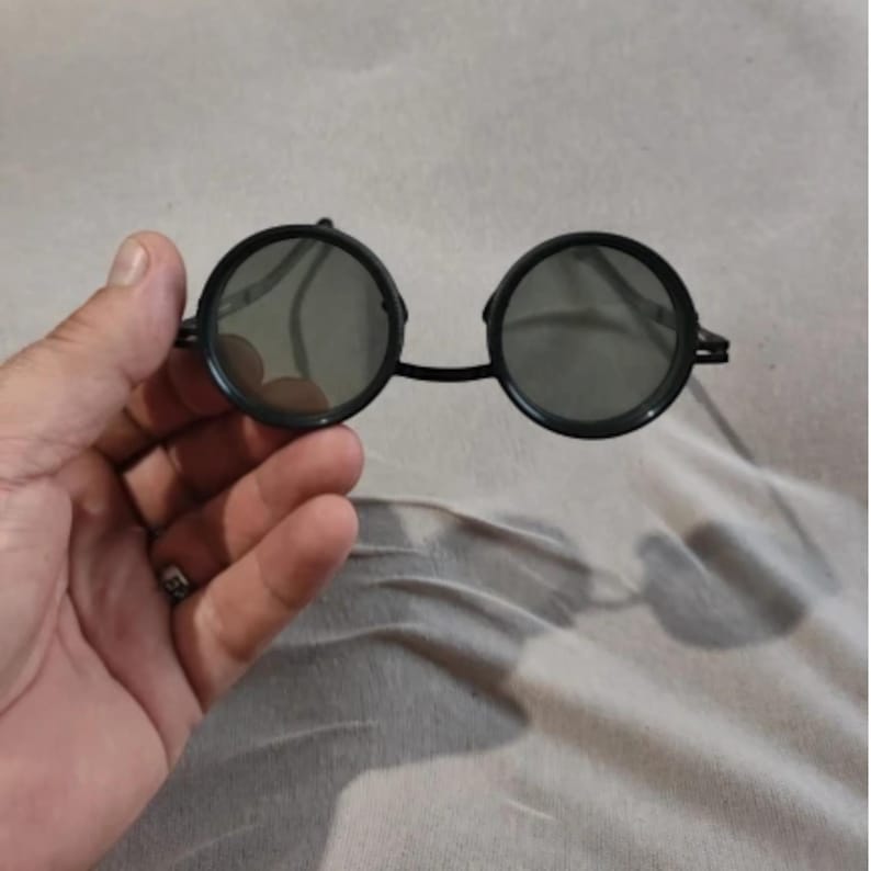 polarized round sunglasses, nd filter adjustable sunglasses, retro round sunglasses, punk style sunglasses, steampunk round glasses, uv400 outdoor sunglasses, gradient lens sunglasses, adjustable dimming sunglasses, fishing sunglasses polarized, anti glare sunglasses, circular frame sunglasses, unisex round shades, outdoor adventure sunglasses, vintage round eyewear, stylish polarized shades, retro fashion sunglasses, modern round sunglasses