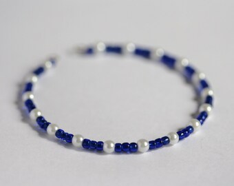 Beaded friendship bracelet - thin bracelet, slim bracelet, memory wire bracelet, friendship bangle, blue bangle, blue bracelet, cobalt blue
