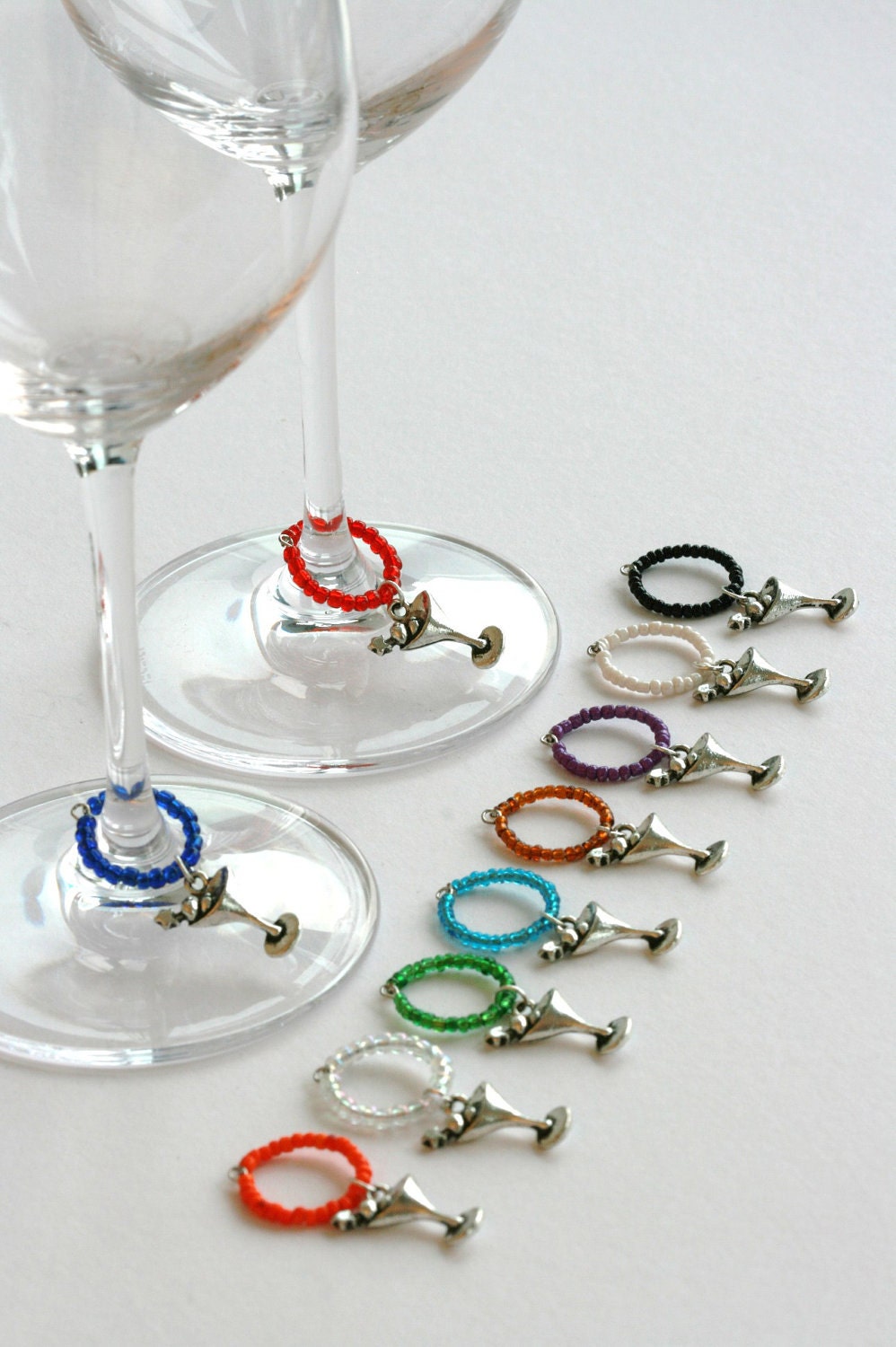 Boxed set of 6 gold plated wine gass charms choice of designs ideal gift 