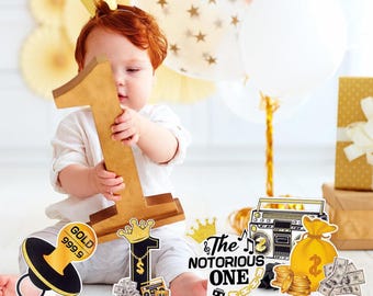 9 piezas de decoración de cumpleaños de Notorious One: centros de mesa de panal de abeja negros y dorados para la fiesta de hip hop del primer cumpleaños.