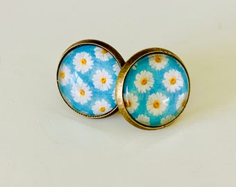 Daisy Earrings, retro daisy studs