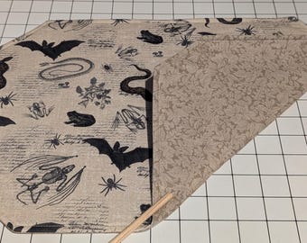 Reversible Animal Skeletons Placemats (Set of 4)