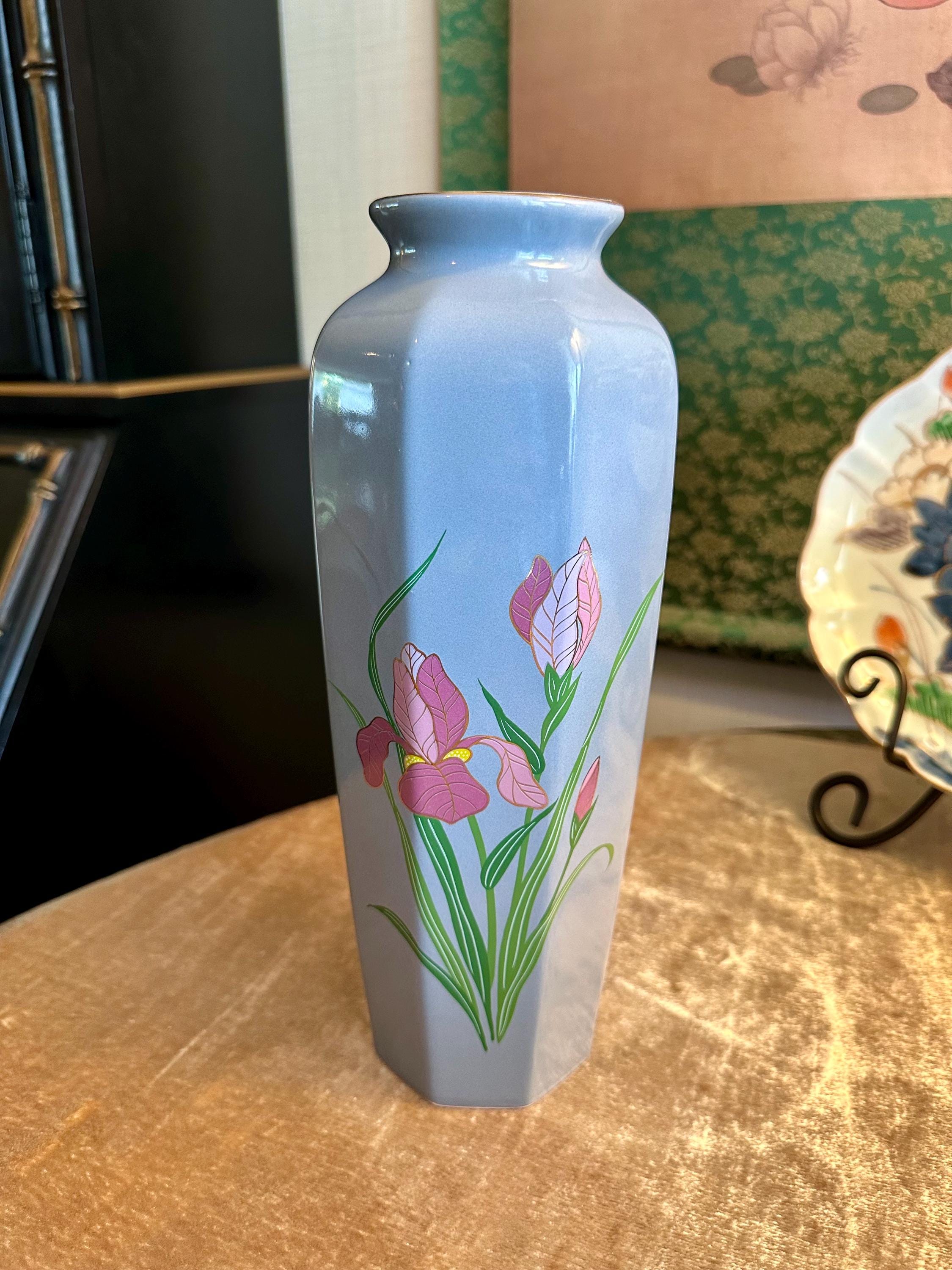 Action Vase