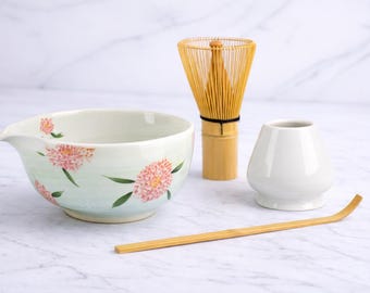 Juego de té Matcha de cerámica artesanal con motivos florales naturales / Chawan Wabi-Sabi / Kit artesanal para la ceremonia del té