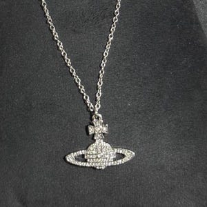 Cadena colgante con orbe bañada en plata de 60 cm – Estilo punk Y2K