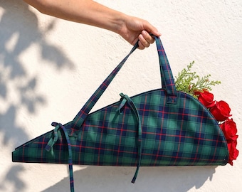 Scottish Plaid Cotton Flower Bag, Flat Bouquet Carrier, Tartan Florist Tote