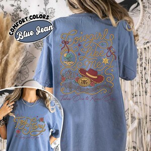 Camiseta retro de Jessie de Toy Story, colores cómodos a doble cara, camiseta estilo vaquera, camiseta vintage con estampado western, regalo para fans de Disney con estampado frontal y trasero. imagen 5