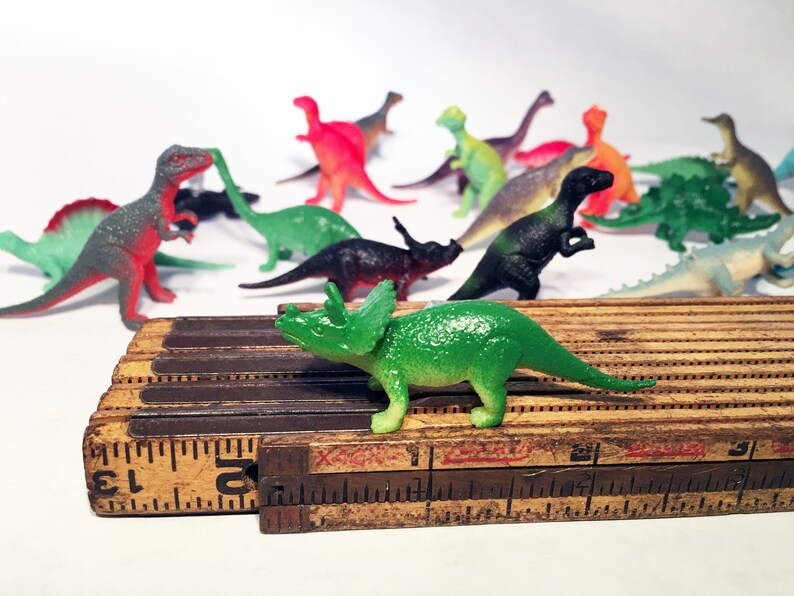 dinosaur with knob on head