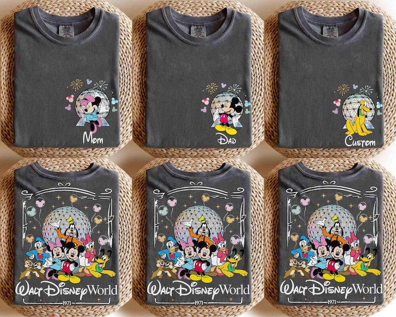 Camiseta retro personalizada de Walt Disneyland World a doble cara, Mickey y sus amigos, camiseta personalizada de Disneyland 2026, camiseta a juego personalizada imagen 1