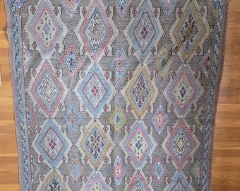 Vintage Turkish Kilim flat weave rug or wall hanging